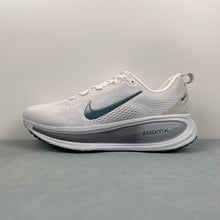 Cargar imagen en el visor de la galería, Nike Zoom Vomero 18 White Grey Green HM6804-103
