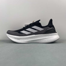 Cargar imagen en el visor de la galería, Adidas UltraBoost 5X Core Black Cloud White Carbon IH3110
