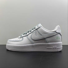 Cargar imagen en el visor de la galería, Air Force 1 Low Ice Blue White x Stussy DT0617-029
