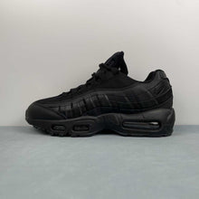 Cargar imagen en el visor de la galería, Air Max 95 Essential Triple Black CI3705-001
