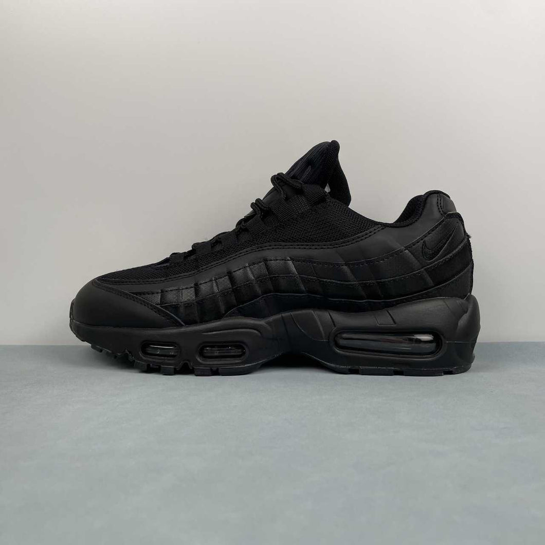 Air Max 95 Essential Triple Black CI3705-001