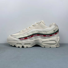 Cargar imagen en el visor de la galería, Air Max 95 x Undefeated White IB4453-100
