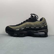 Cargar imagen en el visor de la galería, Undefeated x Air Max 95 Medium Olive IB4523-200
