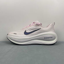 Cargar imagen en el visor de la galería, Nike Zoom Vomero PLUS Pearl Pink Barely Green Navy HV8154-606

