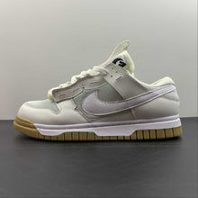 Cargar imagen en el visor de la galería, Air Dunk 3.0 Remastered Ligth Grey Brown DV0821-001
