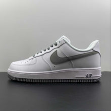 Cargar imagen en el visor de la galería, Air Force 1 07 Low White Grey Hook AH0206-111

