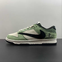 Cargar imagen en el visor de la galería, Travis Scott x SB Dunk Low PlayStation Green White Black CU1726-777
