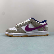 Cargar imagen en el visor de la galería, Rayssa Leal x SB Dunk Low Pure Platinum Deep Royal Blue Vivid Purple FZ5251-001
