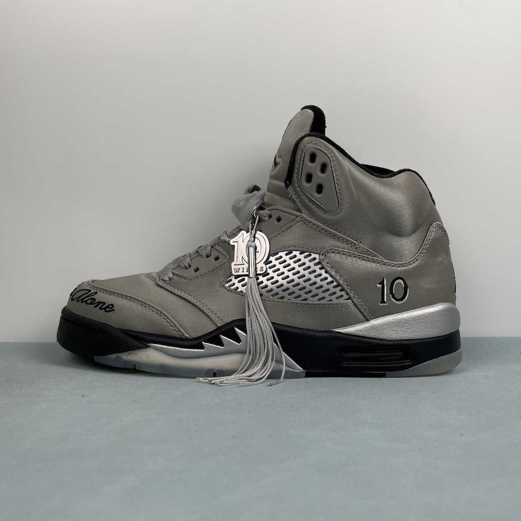 Air Jordan 5 Retro Wings Medium Grey Black Metallic Silver IO2038-001