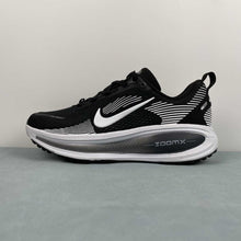Cargar imagen en el visor de la galería, Nike Zoom Vomero 18 Black Summit White Coconut Milk Lt HM6806-007
