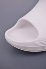 Cargar imagen en el visor de la galería, Nike ReactX Rejuven8 Slide Summit White HV4479-100
