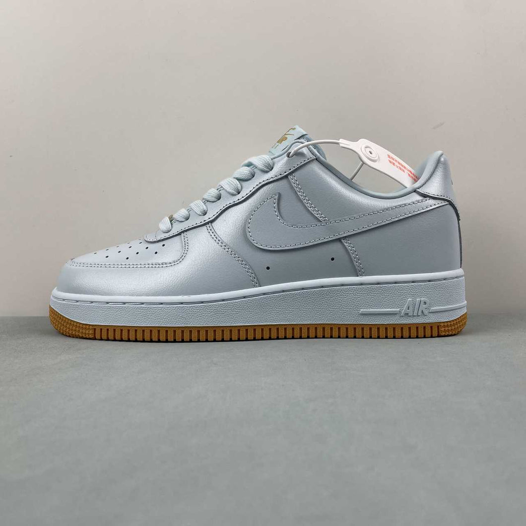 Air Force 1 07 Low Glacier Blue Gum Yellow Metallic Gold HF4933-400