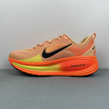 Cargar imagen en el visor de la galería, Nike Zoom Vomero 18 Orange Chalk Black Volt HM6803-700
