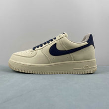 Cargar imagen en el visor de la galería, Air Force 1 07 Low Beige Deep Blue Reflection 315122-109
