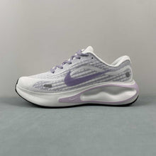 Cargar imagen en el visor de la galería, Nike Journey Run Summit White Barely Grape FJ7765-100
