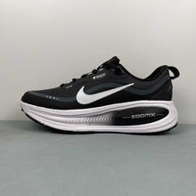 Cargar imagen en el visor de la galería, Nike Zoom Vomero 18 GTX Black White Metallic Silver HQ7002-002
