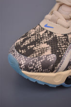 Cargar imagen en el visor de la galería, Air Max Dn8 Snakeskin Light Khaki HV8476-200
