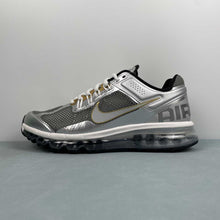 Cargar imagen en el visor de la galería, Nike Air Max 2013 Metallic Silver Gold HJ7901-095
