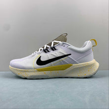 Cargar imagen en el visor de la galería, Nike Juniper Trail 2 NN White Vivid Sulphur DM0822-101
