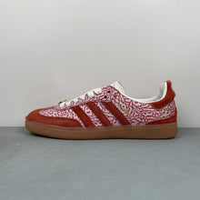Cargar imagen en el visor de la galería, Adidas Samba OG Year Of The Hourse Red JR8743
