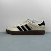 Cargar imagen en el visor de la galería, Adidas Gazalle x Louis Vuitton Grey Black Gum SC9207-724
