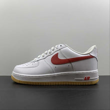 Cargar imagen en el visor de la galería, Air Force 1 07 Low Color of the Month University Red Gum DJ3911-102
