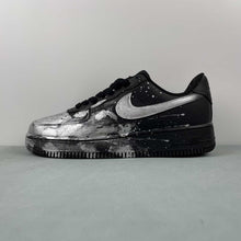 Cargar imagen en el visor de la galería, Air Force 1 07 Low Black Splash Silver Paint CW2288-012
