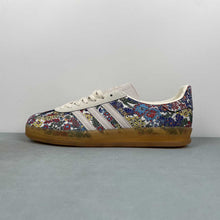 Cargar imagen en el visor de la galería, Liberty London x Adidas Gazelle Indoor Floral Embroidery JP5309
