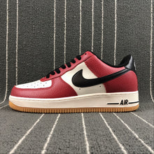 Cargar imagen en el visor de la galería, Air Force 1 Low Red Black White Gum 820266-600
