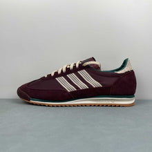 Cargar imagen en el visor de la galería, Adidas SL 72 OG Wine Red Off White Green JI2747
