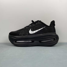 Cargar imagen en el visor de la galería, Nike Vomero Premium All Black White FN8453-004
