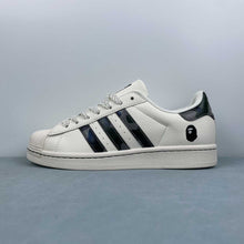 Cargar imagen en el visor de la galería, Adidas Superstar x Bape HS3077
