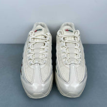 Cargar imagen en el visor de la galería, Air Max 95 x Undefeated White IB4453-100
