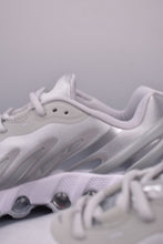 Cargar imagen en el visor de la galería, Air Max Dn8 Metallic Silver HF5509-002
