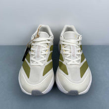 Cargar imagen en el visor de la galería, Adizero Boston 13 Chalk White Gold Metallic Orange Tint JS4952
