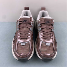 Cargar imagen en el visor de la galería, Nike V2k Run Smokey Mauve FD0736-200
