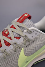 Cargar imagen en el visor de la galería, Nike Reactx Pegasus Trail 5 Next Nature Light Green DV3864-004
