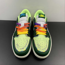 Cargar imagen en el visor de la galería, Air Jordan 1 Low OG Doernbecher Gorge Green Court Purple Bar. Volt Sail FD9665-351
