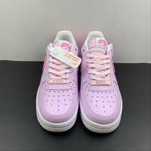 Cargar imagen en el visor de la galería, Air Force 1 Low Pink Paisley FD1448-664
