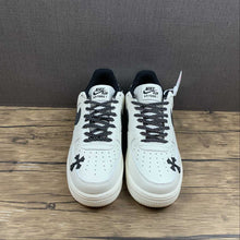 Cargar imagen en el visor de la galería, Chrome Hearts x Air Force 1 07 Low Rice White Black DM0119-422
