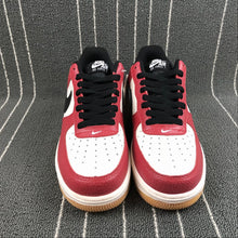Cargar imagen en el visor de la galería, Air Force 1 Low Red Black White Gum 820266-600
