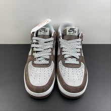 Cargar imagen en el visor de la galería, Akira x Air Force 1 07 Low Mocha Black Gray DC3366-323
