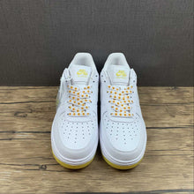 Cargar imagen en el visor de la galería, Air Force 1 07 Low White Yellow Metallic Gold CR6566-098
