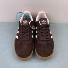 Cargar imagen en el visor de la galería, Adidas Gazelle Indoor Shadow Brown Cream White Gum IF3233
