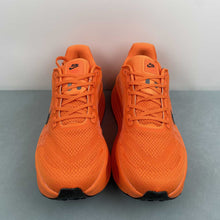 Cargar imagen en el visor de la galería, Nike Vomero Premium Red Orange Black HQ2050-660
