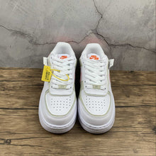 Cargar imagen en el visor de la galería, Air Force 1 Shadow White Crimson Tint Bright Mango DH3896-100
