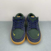 Cargar imagen en el visor de la galería, SB Force 58 Midnight Navy Fir Gum Light Brown University Gold DV5477-402
