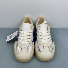 Cargar imagen en el visor de la galería, Adidas Gazelle Indoor Off White Focus Blue Warm Vanilla JH5419
