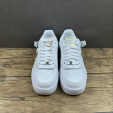 Cargar imagen en el visor de la galería, Air Force 1 Shadow White Metallic Gold Metallic Silver DM3064-100
