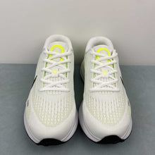 Cargar imagen en el visor de la galería, Nike Journey Run Barely Volt Volt White Black FN0228-700
